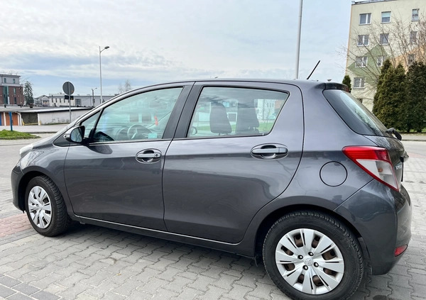 Toyota Yaris cena 27700 przebieg: 149400, rok produkcji 2014 z Opoczno małe 92